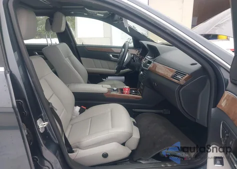 2013 Mercedes-Benz E 350 4Matic z USA, uszkodzony, nr VIN WDDHF8JB8DA767309